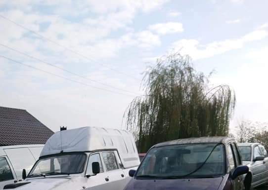 Unitate de dezmembrări auto din Ursați, amendată de Garda de Mediu