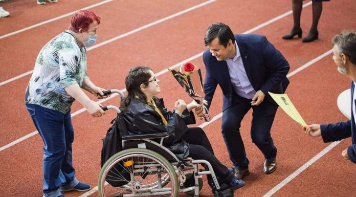 Vezi cine va aprinde iluminatul de sărbători la Târgu Jiu!