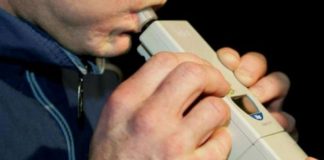 Alcoolemie de aproximativ 1 la mie, bărbatul și fără permis de conducere