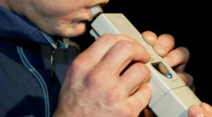 Alcoolemie de aproximativ 1 la mie, bărbatul și fără permis de conducere