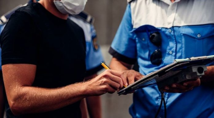 Amendați pentru că nu purtau mască