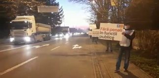 VIDEO: ,,Fără penali în funcții publice! Al doilea protest cu pancarte al USR la Târgu-Jiu!