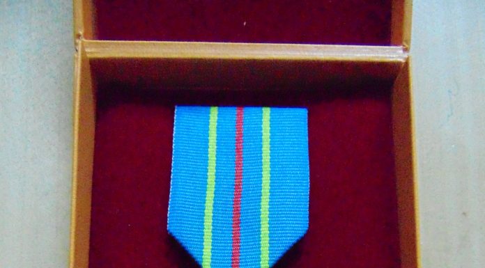 Cu prilejul Zilei Armatei României, locotenent-colonelului (rtr.) Gheorghe Bușe i-a fost conferită Emblema de Merit „Rezerva Armatei României” clasa a II-a