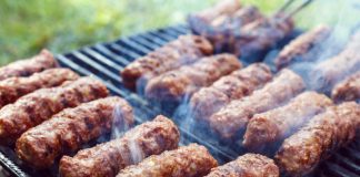 Rulotă de tip snack-bar și un magazin alimentar, amendate de inspectorii DSVSA Gorj