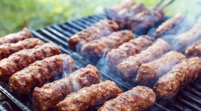 Rulotă de tip snack-bar și un magazin alimentar, amendate de inspectorii DSVSA Gorj