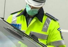 Fără permis, dar și cu număr de înmatriculare fals