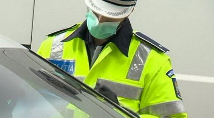 Fără permis, dar și cu număr de înmatriculare fals