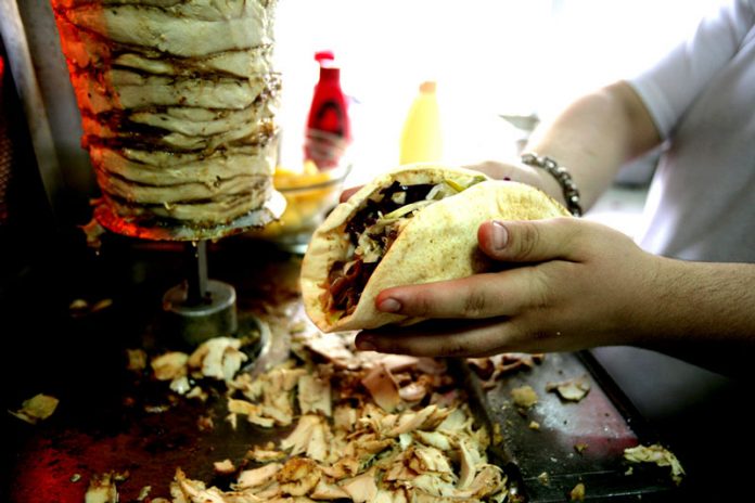 Un fast-food, un snack bar și alte două magazine din Stoina și Târgu-Jiu, sancționate de inspectorii DSVSA