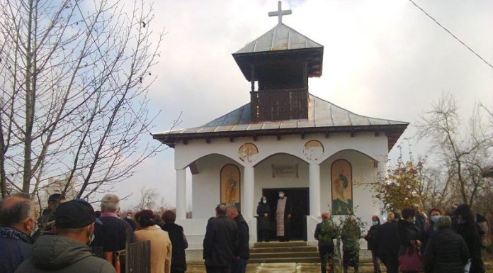 Ceremonia de înmormântare a domnului IULIU CĂLINA, fost viceprimar şi primar al Oraşului Târgu-Cărbuneşti!