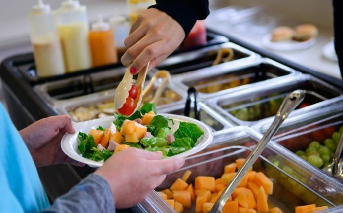 Lista cu școlile care oferă masă caldă elevilor, publicată în MO