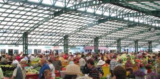 Aproape toate piețele din Gorj rămân deschise