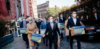 PNL face „campanie de la om la om” în plină pandemie