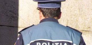 Un polițist din Padeș a tras 16 focuri de armă într-un autoturism!