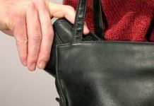 Au furat un portofel și au încercat să scoată bani de pe cardul de salariu, doi târgujieni, ÎNCĂTUȘAȚI