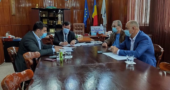 Târgu-Jiu – Contractul pentru serviciile de proiectare a investiției de modernizare a transportului în comun, semnat!