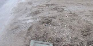 DE TOT RÂSUL! Se întâmplă în Gorj! Așa arată un capac la o rețea de canalizare care a costat peste 30 de miliarde de lei vechi!