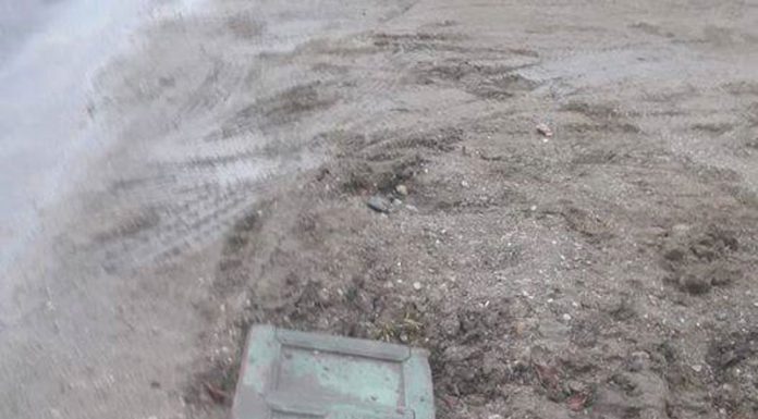 DE TOT RÂSUL! Se întâmplă în Gorj! Așa arată un capac la o rețea de canalizare care a costat peste 30 de miliarde de lei vechi!