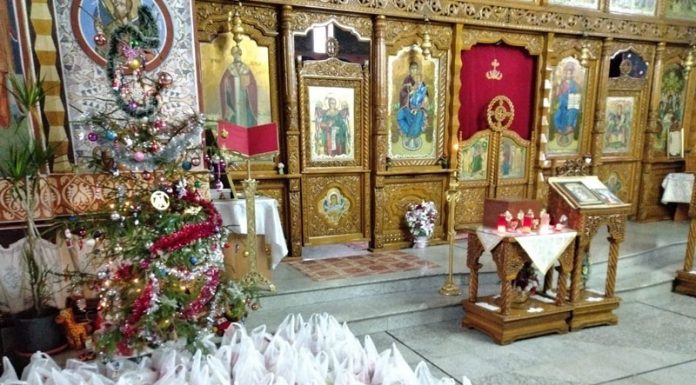 Parohia II Motru dăruiește cadouri și în acest an