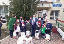 Cadourile Fundației Tudor Vladimirescu și ale Asociației Oamenilor de Afaceri Gorjeni, și la copiii din Centrul Maternal