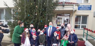 Cadourile Fundației Tudor Vladimirescu și ale Asociației Oamenilor de Afaceri Gorjeni, și la copiii din Centrul Maternal