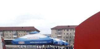 Minerii, claie peste grămadă în parcarea din Motru! Programul schimbat pentru stat la bere