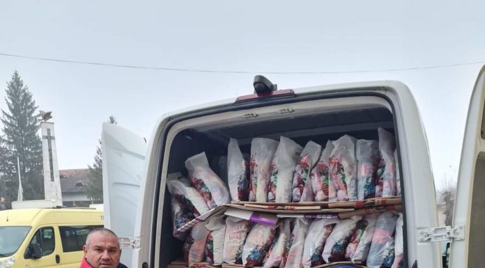 Primarul Remetea nu i-a uitat pe copiii din Tismana!