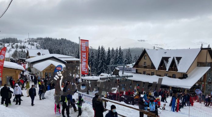 Din nou puhoi de turiști la Rânca