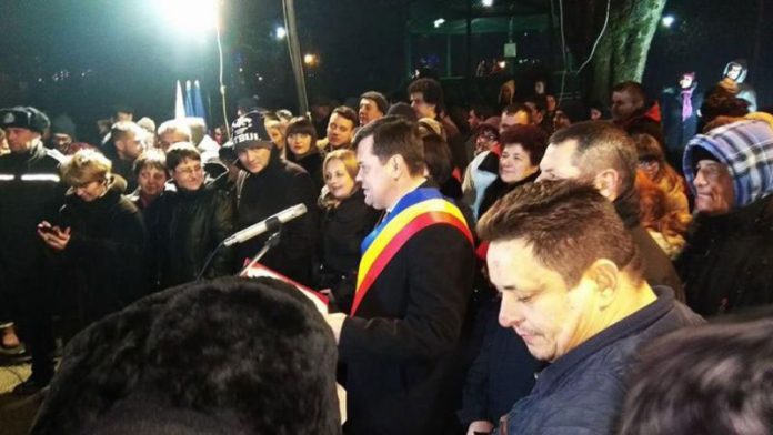 Romanescu oficiază o singură cununie în noaptea dintre ani