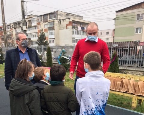 Echipamente IT, donate copiilor din centrele din subordinea DGASPC Gorj