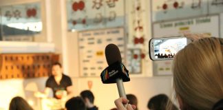 Program de educație media pentru liceeni
