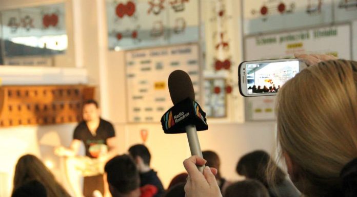 Program de educație media pentru liceeni