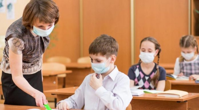 MEC: Consultări privind deschiderea școlilor