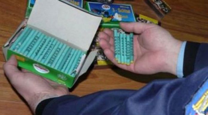 Tânăr cercetat pentru vânzare de articole pirotehnice fără drept