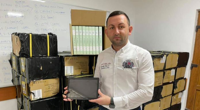 Tablete pentru elevii din Rovinari din partea autorităților locale