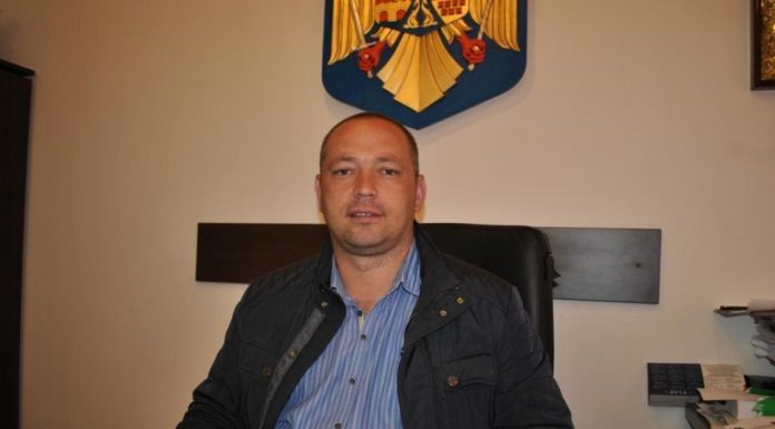 Primar, caut administrator public. „Nu pot face față singur”