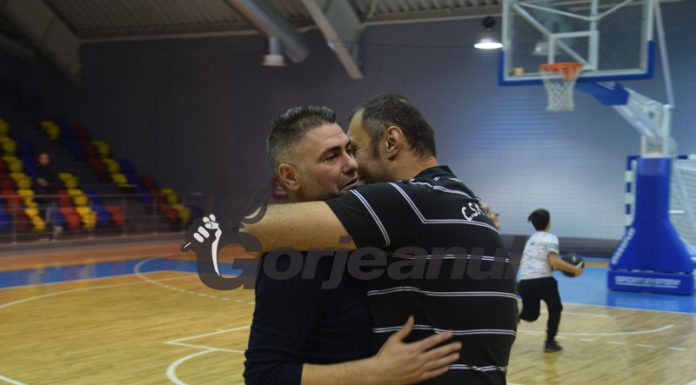 Alionescu rămâne la cârma echipei de baschet