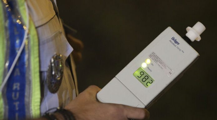 Tânăr prins băut la volan. Alcoolemie de aproape 1 la mie