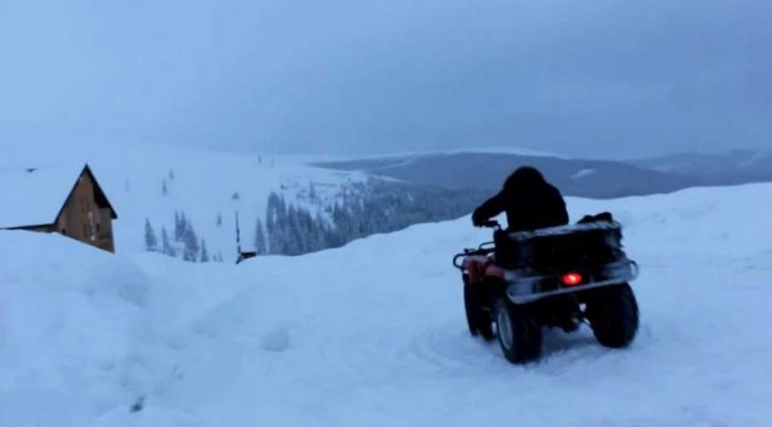 Minoră prinsă cu ATV-ul la Rânca. Tânărul care i l-a încredințat, cercetat