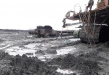 Salariat al Carierei Roșiuța, la spital după ce a fost lovit cu un șurub în cap