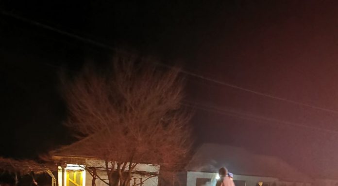 Un șofer băut a ajuns la spital, după ce s-a oprit cu mașina într-un cap de pod