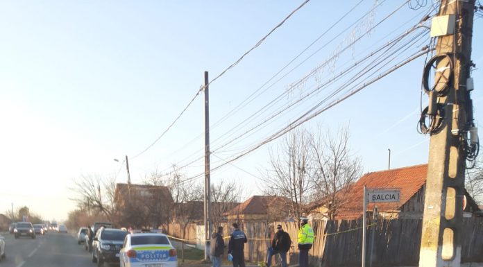 Și-a înjunghiat mortal soția, după care a încercat să-și ia viața. Și-a înfipt de mai multe ori cuțitul în abdomen