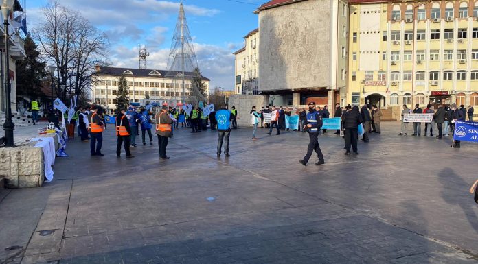 În jur de 100 de membri Cartel Alfa, la protest în Piața Prefecturii