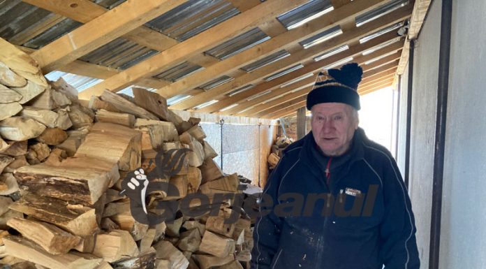 Ajutat cu o locuință socială, după ce i-a ars casa