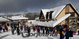 Pârtie nouă, de 1,5 km, amenajată în Rânca! Stațiunea e plină de turiști!