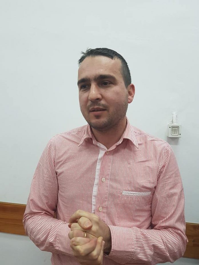 Deputatul Manta se opune „desființării abuzive” a claselor de liceu din Gorj