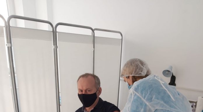 Subprefectul Drăgușin s-a vaccinat anti-Covid