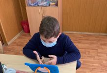 Peste 70% dintre părinți și profesori consideră că elevii trebuie să revină în băncile școlii