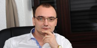 Iulian Popescu, în cărți pentru un post la București