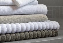 CEO dă bani pentru prosoape spălate și apretate