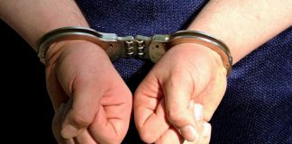 Reținut pentru că a fost prins conducând fără permis